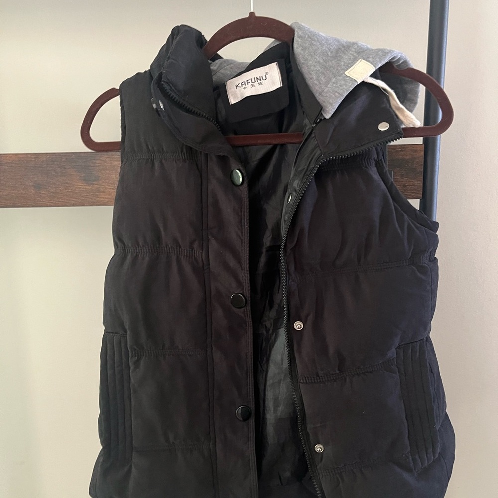 Kafunjo Black Puffer Vest